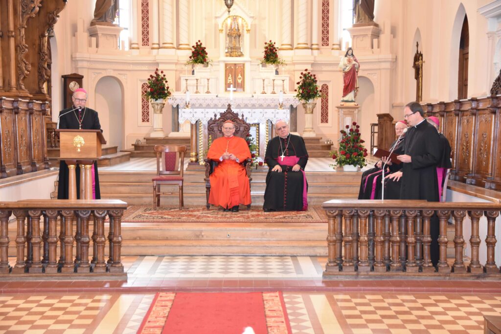 Kardinolo Angelo Amato pasveikinimas Kaišiadorių katedroje
